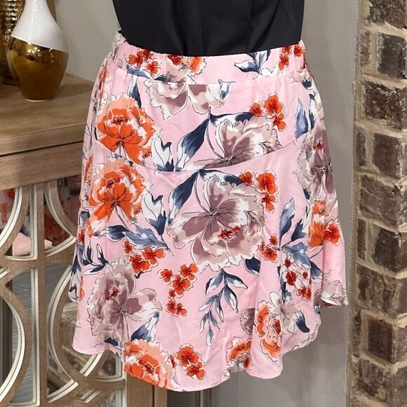 THREE EIGHTY TWO Women’s Floral Print Mini Skirt in the Size Large - Picture 11 of 14